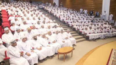 (599)  من طلبة المدارس يشاركون في البرنامج الصيفي بجامعة السلطان قابوس